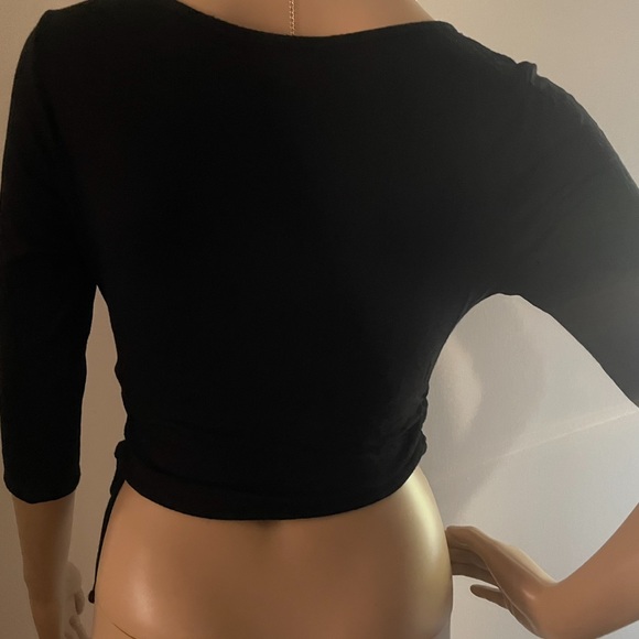 Black top - Picture 8 of 10